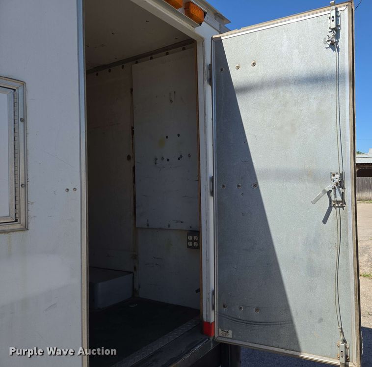 image for item EO0810 1997 Chevrolet  Express G3500 delivery van