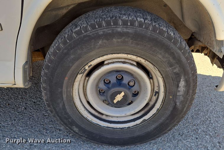 image for item EO0810 1997 Chevrolet  Express G3500 delivery van