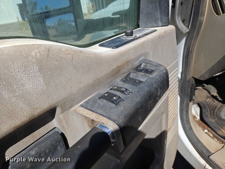 image for item EO0824 2008 Ford F550 Super Duty XL Crew Cab dump truck