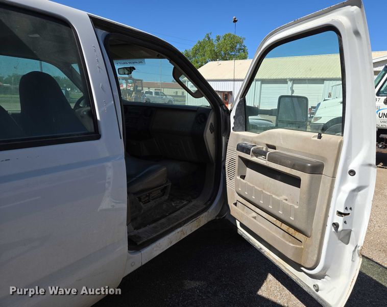 image for item EO0824 2008 Ford F550 Super Duty XL Crew Cab dump truck