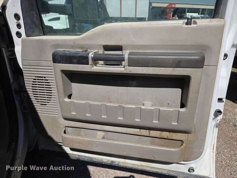 image for item EO0824 2008 Ford F550 Super Duty XL Crew Cab dump truck