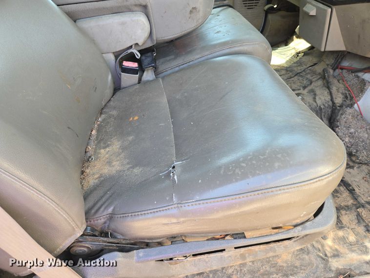 image for item EO0824 2008 Ford F550 Super Duty XL Crew Cab dump truck