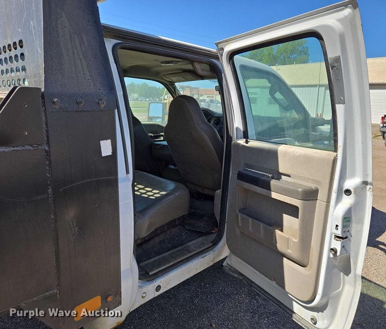 image for item EO0824 2008 Ford F550 Super Duty XL Crew Cab dump truck