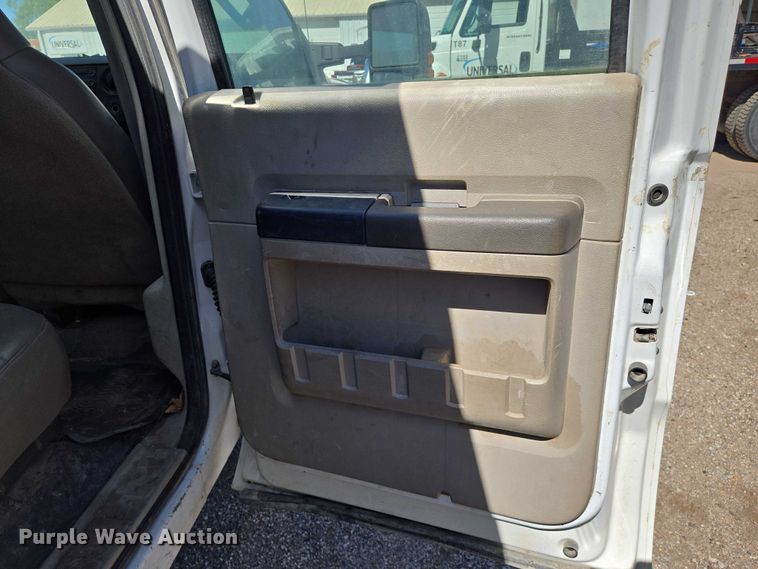 image for item EO0824 2008 Ford F550 Super Duty XL Crew Cab dump truck