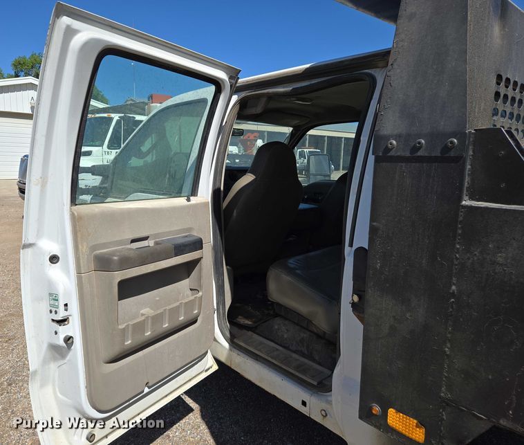 image for item EO0824 2008 Ford F550 Super Duty XL Crew Cab dump truck