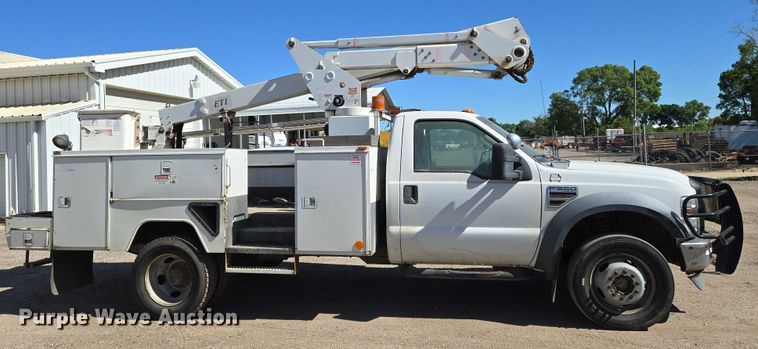 image for item EO0825 2009 Ford F550 Super Duty XL bucket truck