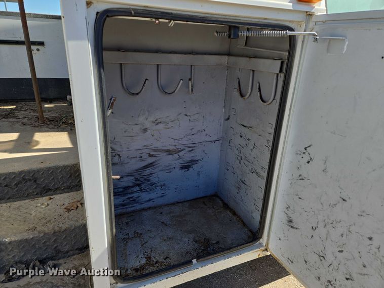 image for item EO0825 2009 Ford F550 Super Duty XL bucket truck