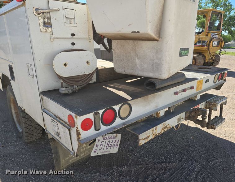 image for item EO0825 2009 Ford F550 Super Duty XL bucket truck