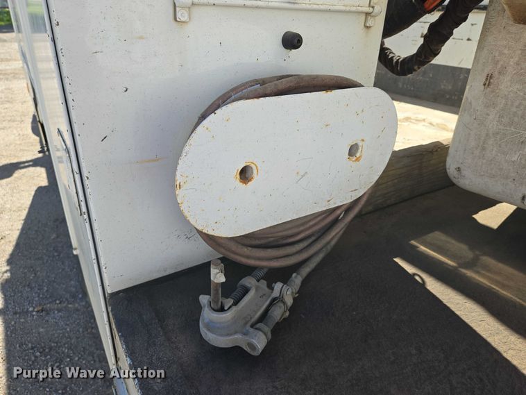 image for item EO0825 2009 Ford F550 Super Duty XL bucket truck