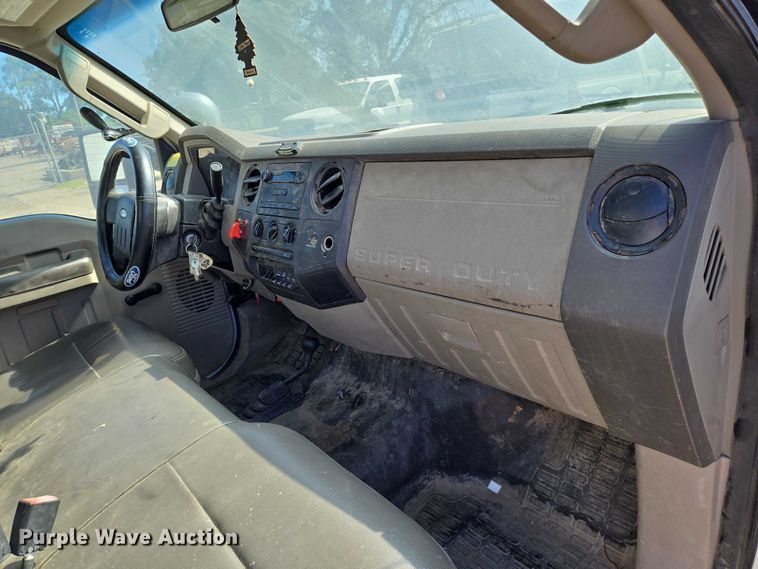 image for item EO0825 2009 Ford F550 Super Duty XL bucket truck