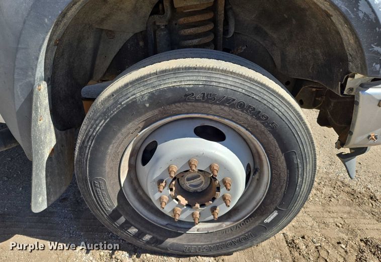 image for item EO0825 2009 Ford F550 Super Duty XL bucket truck