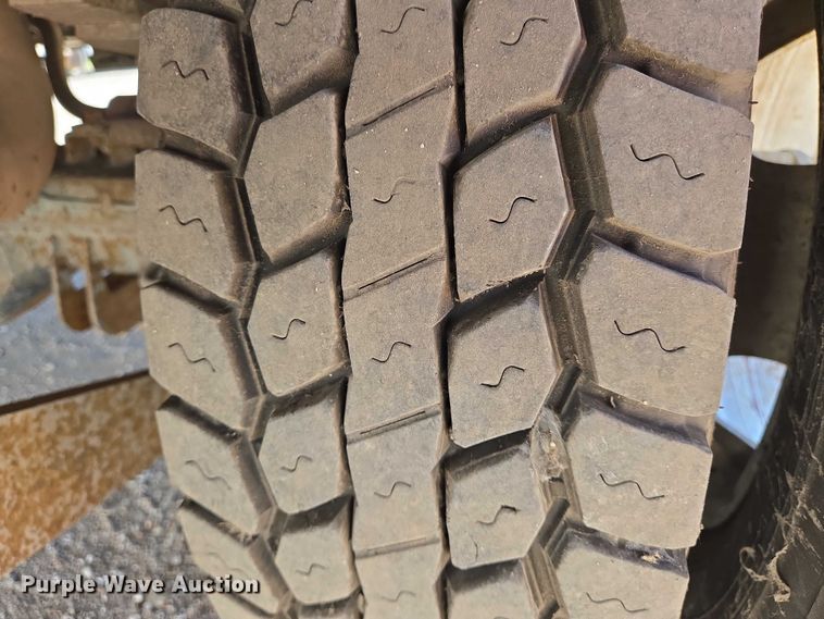 image for item EO0825 2009 Ford F550 Super Duty XL bucket truck