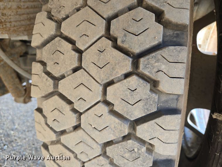 image for item EO0825 2009 Ford F550 Super Duty XL bucket truck