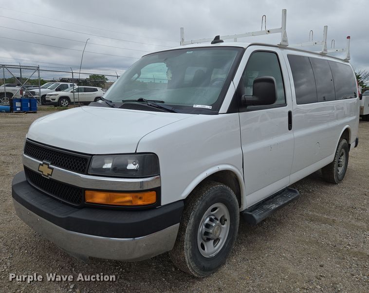 image for item EO0940 2016 Chevrolet Express 3500 van