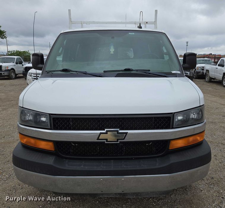 image for item EO0940 2016 Chevrolet Express 3500 van