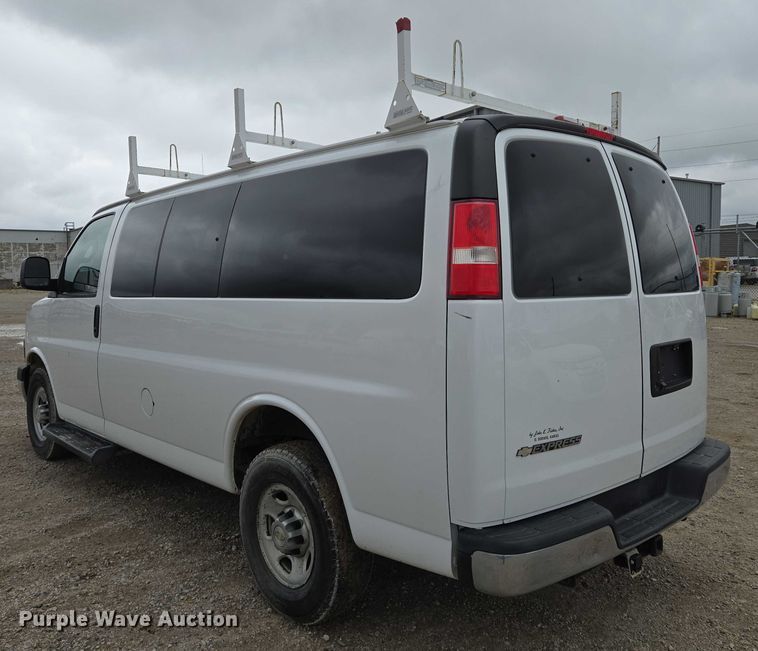 image for item EO0940 2016 Chevrolet Express 3500 van