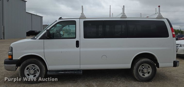 image for item EO0940 2016 Chevrolet Express 3500 van