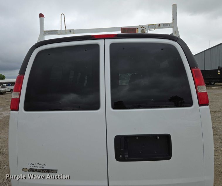 image for item EO0940 2016 Chevrolet Express 3500 van