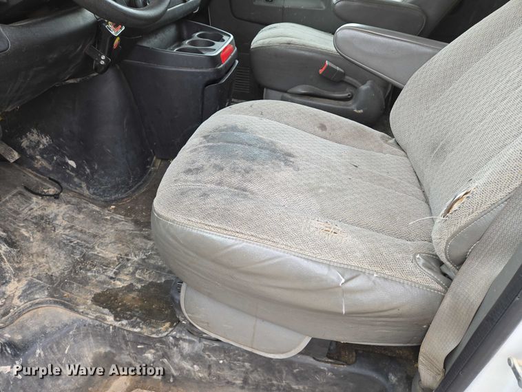 image for item EO0940 2016 Chevrolet Express 3500 van