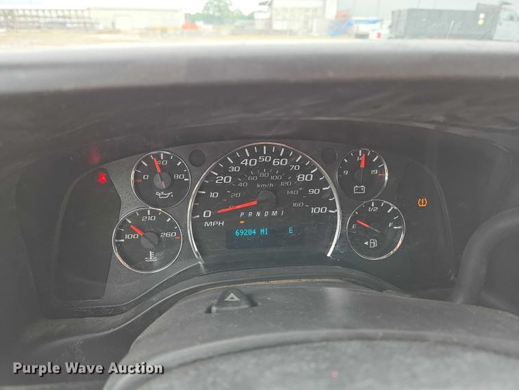 image for item EO0940 2016 Chevrolet Express 3500 van