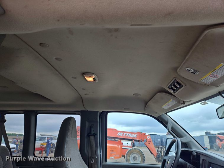 image for item EO0940 2016 Chevrolet Express 3500 van