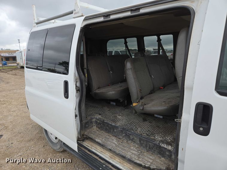 image for item EO0940 2016 Chevrolet Express 3500 van