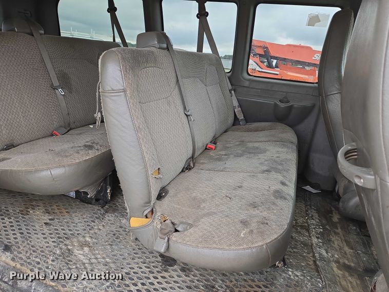 image for item EO0940 2016 Chevrolet Express 3500 van