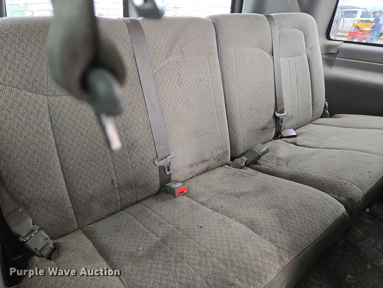 image for item EO0940 2016 Chevrolet Express 3500 van