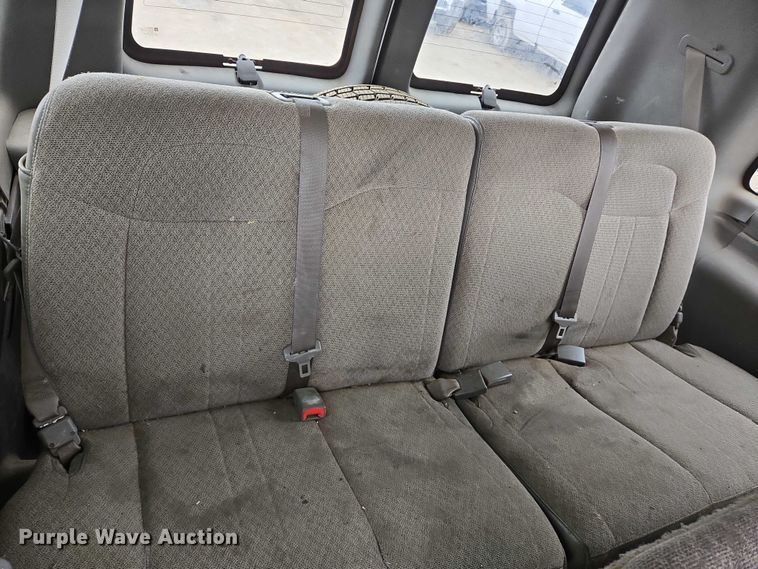 image for item EO0940 2016 Chevrolet Express 3500 van