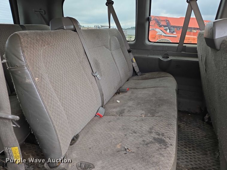 image for item EO0940 2016 Chevrolet Express 3500 van