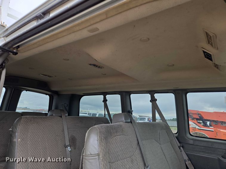 image for item EO0940 2016 Chevrolet Express 3500 van