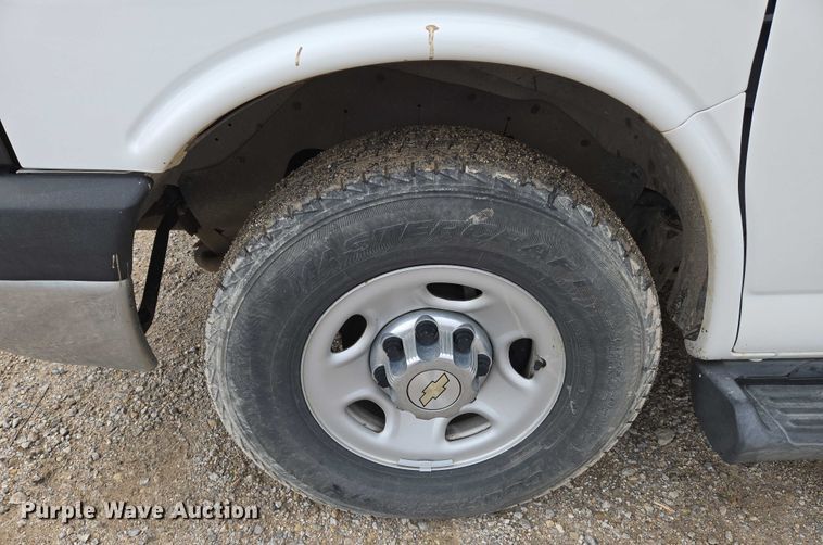 image for item EO0940 2016 Chevrolet Express 3500 van