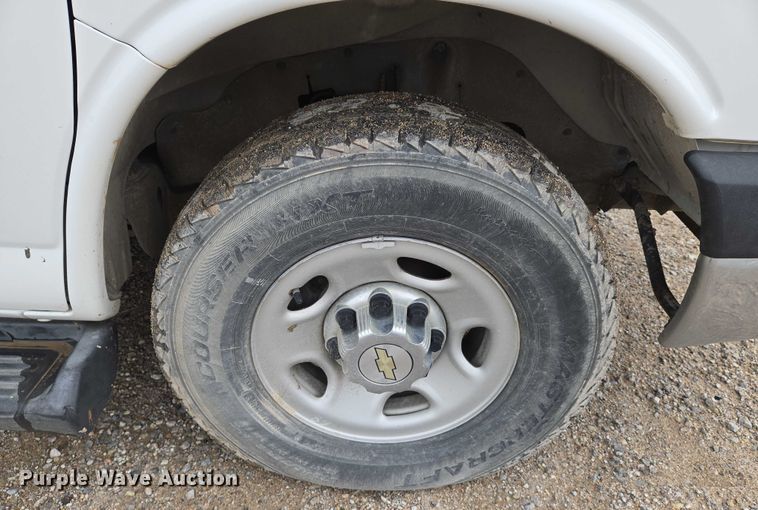 image for item EO0940 2016 Chevrolet Express 3500 van