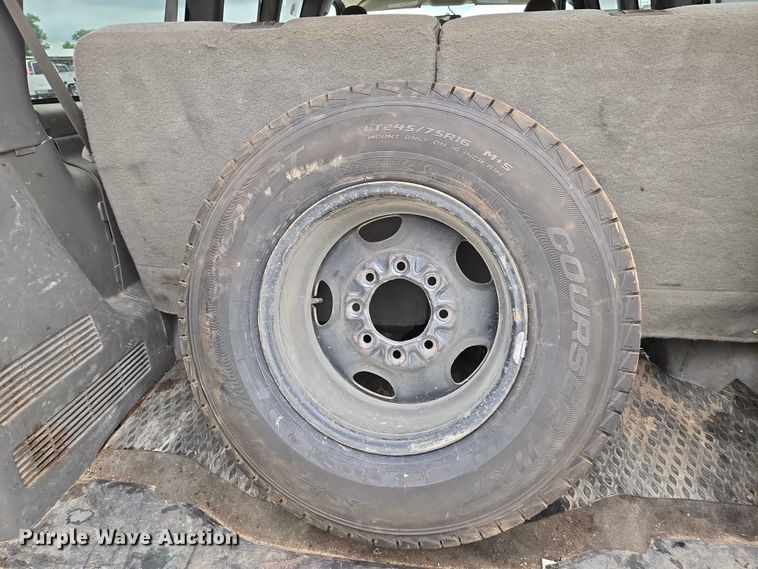 image for item EO0940 2016 Chevrolet Express 3500 van