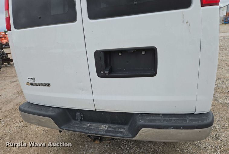 image for item EO0942 2017 Chevrolet Express 3500 van
