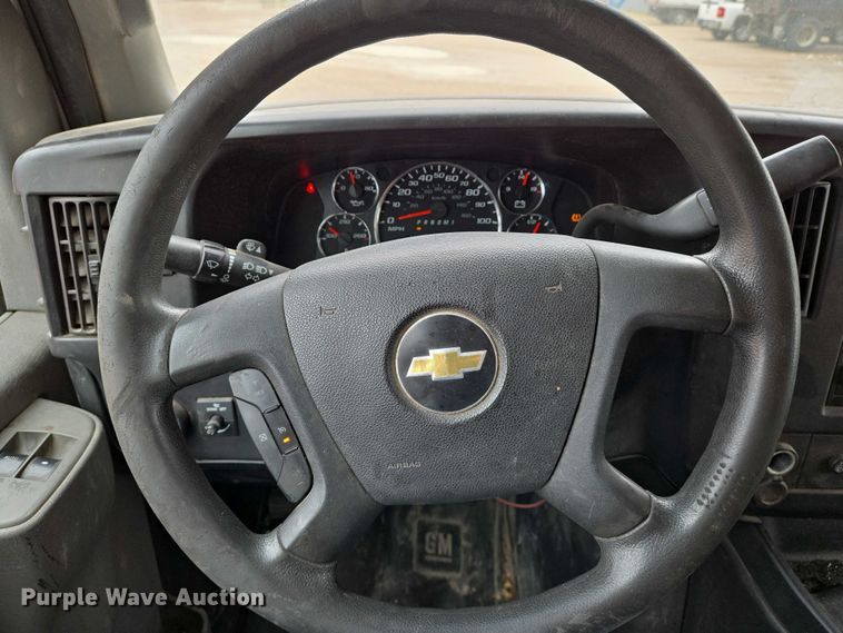 image for item EO0942 2017 Chevrolet Express 3500 van