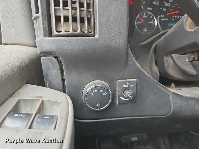 image for item EO0942 2017 Chevrolet Express 3500 van