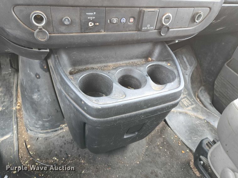 image for item EO0942 2017 Chevrolet Express 3500 van