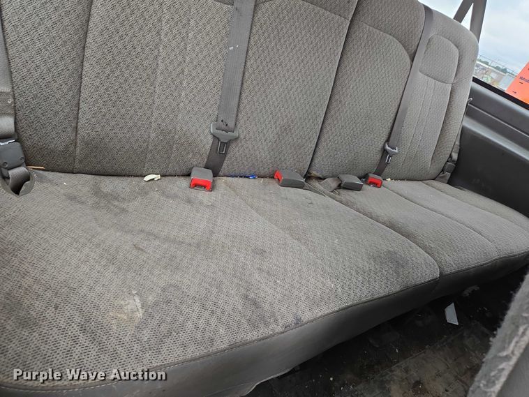 image for item EO0942 2017 Chevrolet Express 3500 van