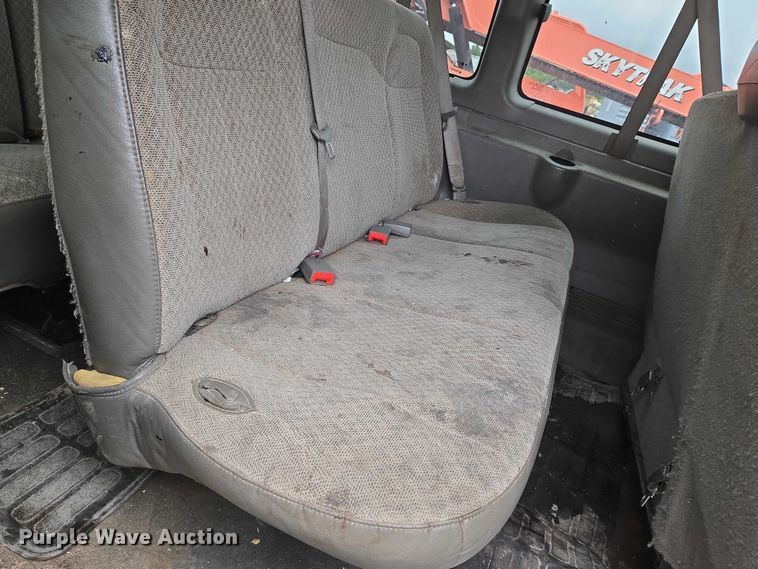 image for item EO0942 2017 Chevrolet Express 3500 van