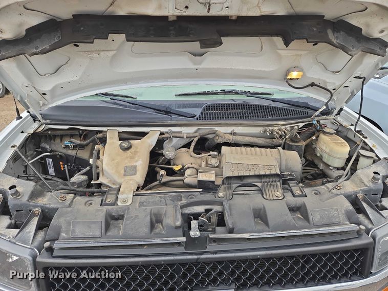 image for item EO0942 2017 Chevrolet Express 3500 van