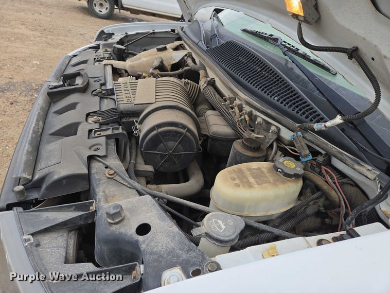 image for item EO0942 2017 Chevrolet Express 3500 van