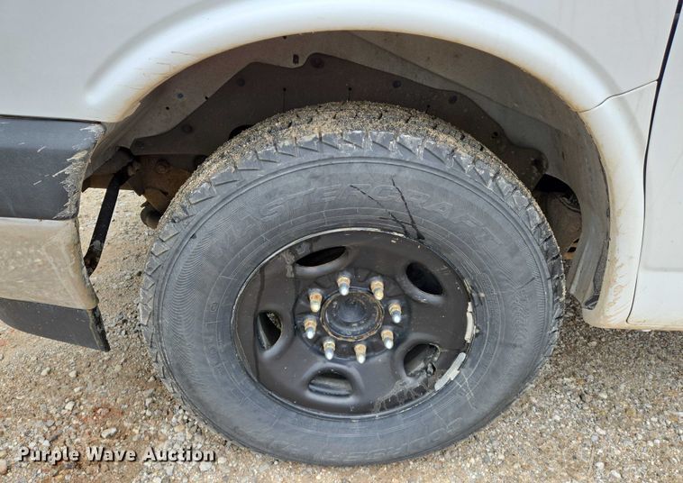 image for item EO0942 2017 Chevrolet Express 3500 van