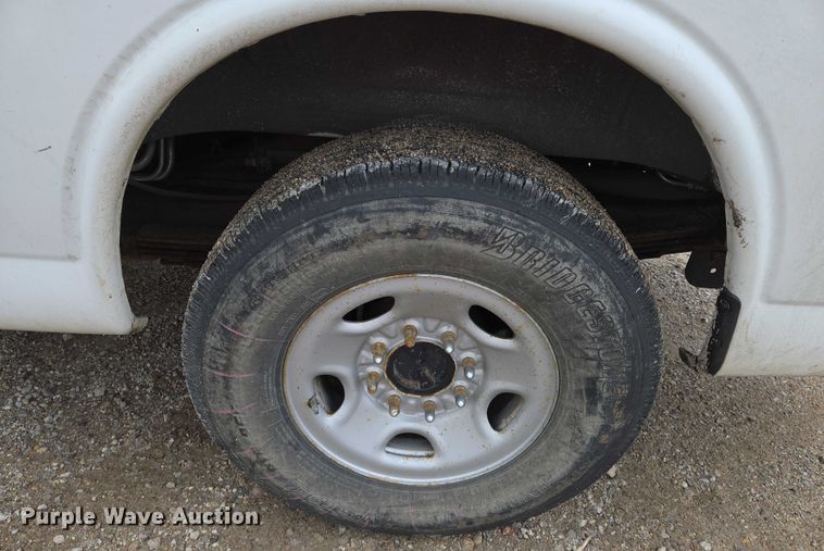 image for item EO0942 2017 Chevrolet Express 3500 van