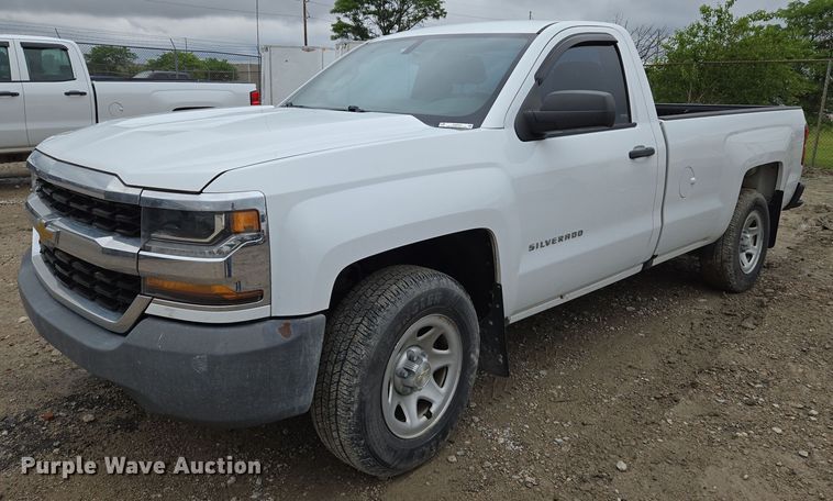 image for item EO0953 2017 Chevrolet Silverado 1500 pickup truck
