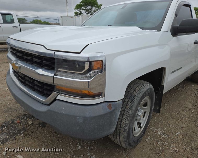 image for item EO0953 2017 Chevrolet Silverado 1500 pickup truck