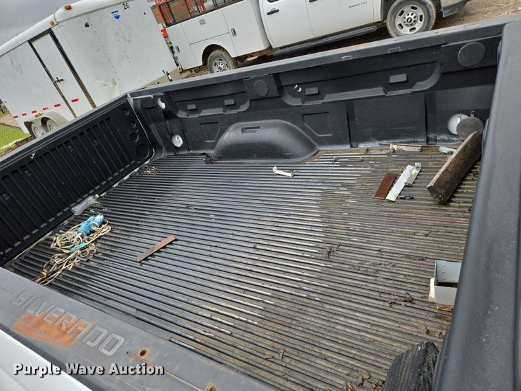 image for item EO0953 2017 Chevrolet Silverado 1500 pickup truck