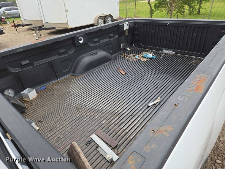 image for item EO0953 2017 Chevrolet Silverado 1500 pickup truck