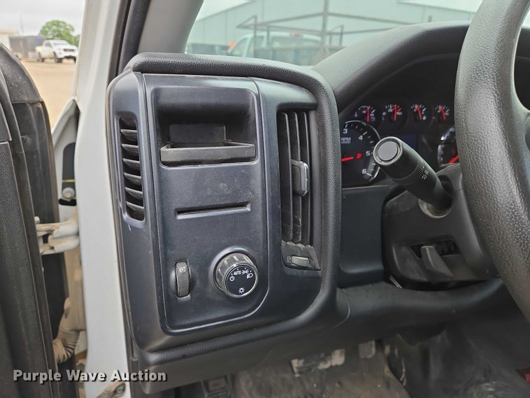 image for item EO0953 2017 Chevrolet Silverado 1500 pickup truck