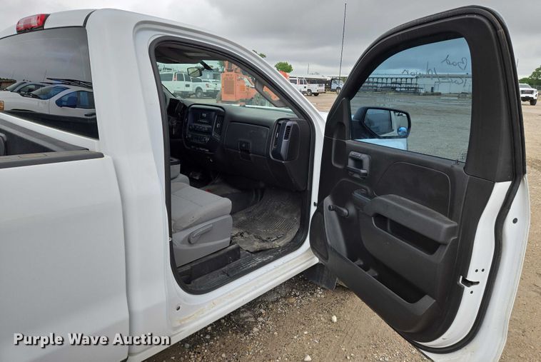 image for item EO0953 2017 Chevrolet Silverado 1500 pickup truck